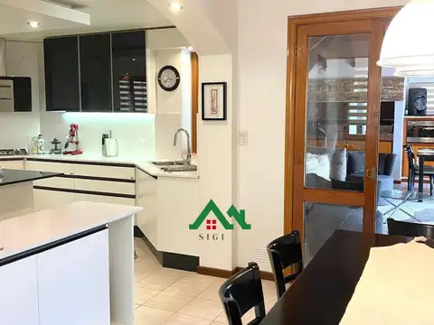 Casa en venta de 3 dormitorios con pileta en el Country Jockey Club