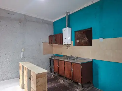 Casa 4 ambientes con 1 baño