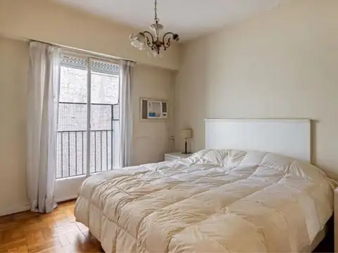 Venta . Departamento 4 ambientes con balcón Caballito-CABA