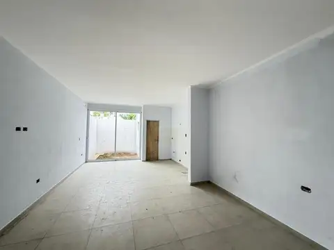 VENTA/DPTO CÉNTRICO/ MONOAMBIENTE/CON SERVICIOS