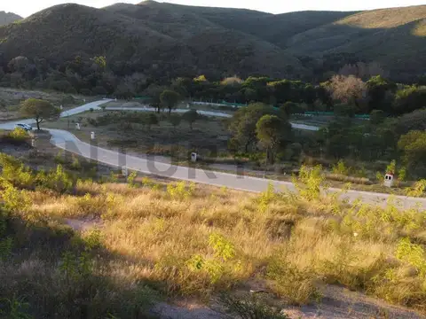 Invertí en Tu Futuro! Lote en Colinas de La Deseada!