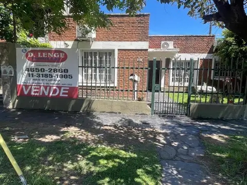 CASA SOBRE LOTE PROPIO 11X20 EXCELENTE UBICACION