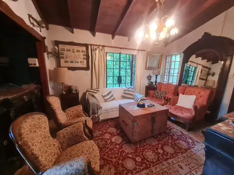 Casa 7 ambientes con 1 baño