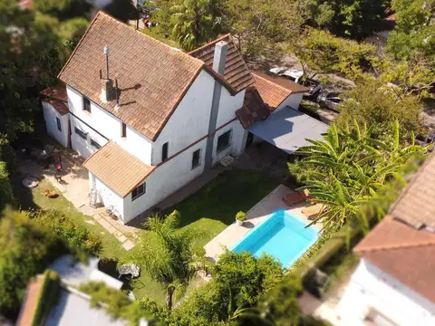 Diag. 9 de julio e/ 473bis y Cno. Centenario