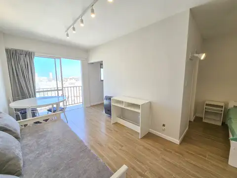 Departamento 1 amb. y 1/2 con balcón - Arenales y A. Brown