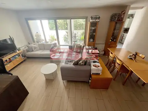 Duplex 4 amb con balcón terraza y cochera — Diseño, luz y calidad