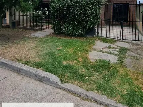 Tres Cerritos Los Juncos 700