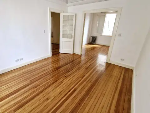 Teniente General Juan Domingo Perón 2700, Piso 5