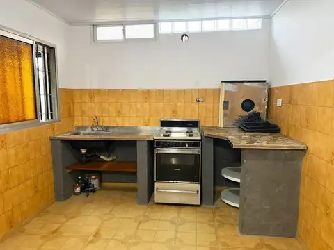 Depto Tipo Casa en Venta en Villa Dominico, USD 43.000