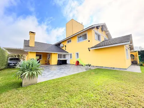 Casa 6 ambientes con 3 baños