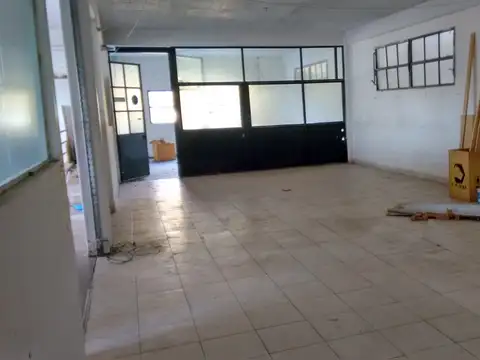 Galpon en Venta 95,46  mts Frente