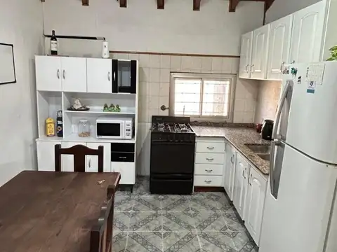Casa 3 ambientes con 1 baño