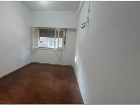 Departamento en Pb de 3 ambientes al frente con patio