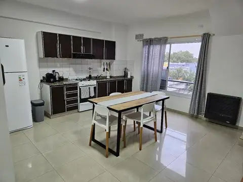 HERMOSO DPTO. 2 AMBIENTES CON TERRAZA PROPIA - COCHERA