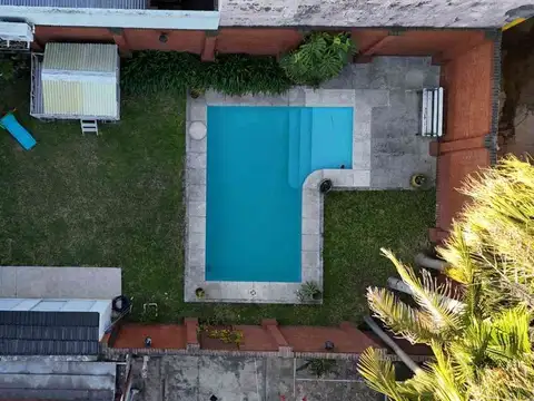 CASA FUNCIONAL CON 4 DORMI CON COCH PASANTE Y PILE