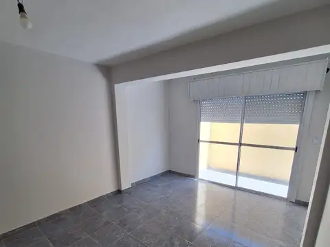 Departamento tres ambientes en alquiler en Villa Luzuriaga