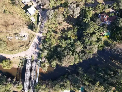 Lote con proyecto aprobado en venta en Los Carolinos