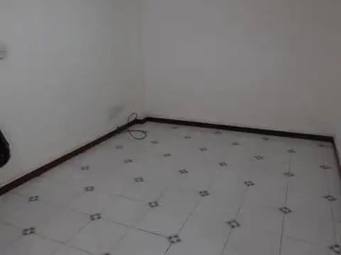 Maipu al 800 Bernal, depto 3 ambientes en venta