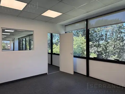 JBI. Oficina en alquiler de 220m2 con 4 cocheras en Avenida fondo de la legua al 900, Martínez