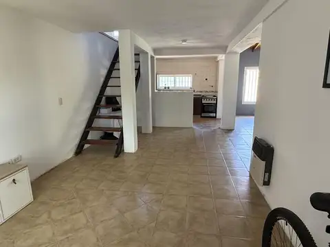 Casa 3 ambientes con 1 baño