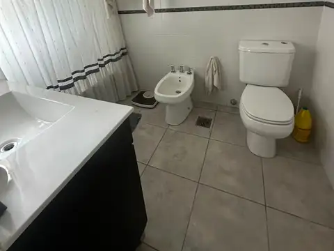 Casa 4 ambientes con 4 baños