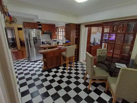 Departamento de 4 AMB en venta