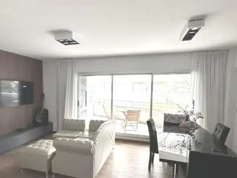 LUMINOSO Piso 4 Ambientes amueblado con balcón, parilla y cohera Belgrano