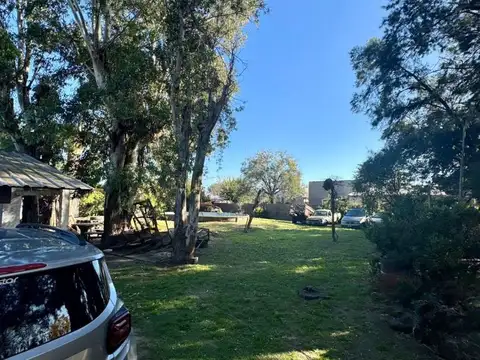 Quincho con piscina y deposito en Pérez