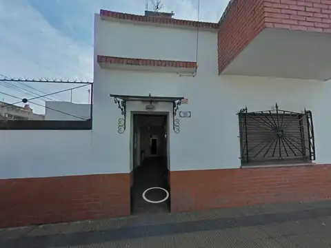 Casa 7 amb, doble entrada y doble patio, cochera, 2 plantas
