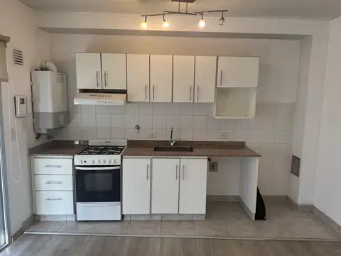 Doctor Juan Felipe Aranguren 2400