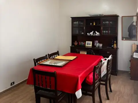 Casa 5 ambientes con 4 baños