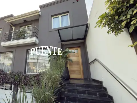 Depto Tipo Casa 4 ambientes con 2 baños