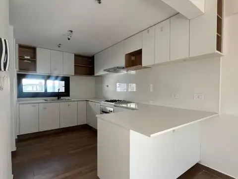 Departamento 4 ambientes con 3 baños
