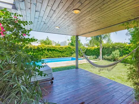 Casa 4 ambientes con 2 baños