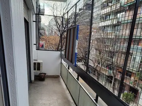 DEPARTAMENTO DE DOS AMBIENTES CON BALCON AL FRENTE