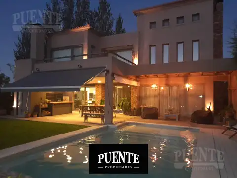 Casa en Venta en St. Thomas Oeste con vistas a doble Golf