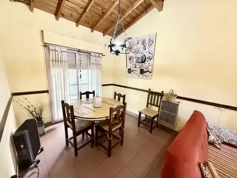 Casa en Venta con 3 cocheras