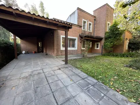 Casa en Alquiler en Bella Vista, USD 1.700