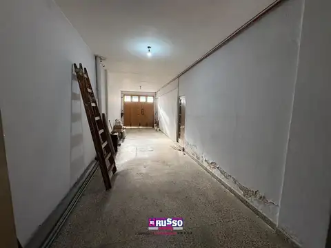 Casa en Alquiler con 2 cocheras