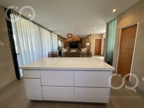 Casa 6 ambientes con 3 baños