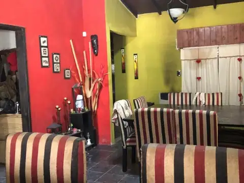 Casa en Venta con 4 cocheras