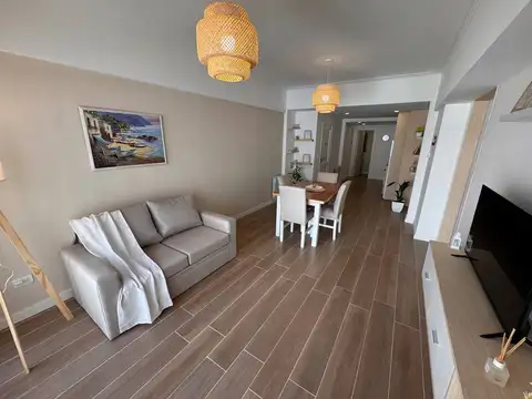 3 AMBIENTES AL FRENTE COMPLETAMENTE RECICLADO