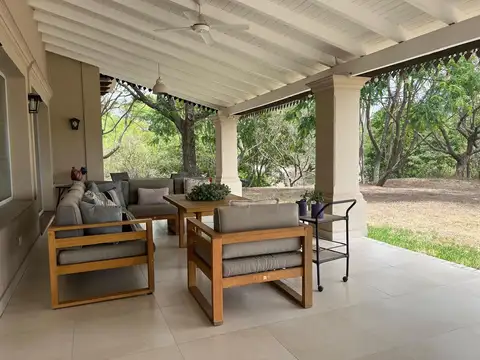 VENTA ESPECTACULAR CASA EN LA AGUADA