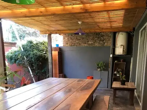 PROPIEDAD EN VENTA CON DOS VIVIENDAS – IDEAL DOS FAMILIAS O