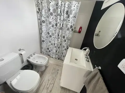 Casa 5 ambientes con 4 baños
