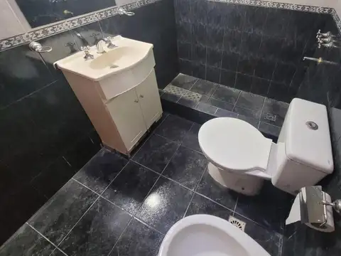 Depto Tipo Casa 2 ambientes con 1 baño