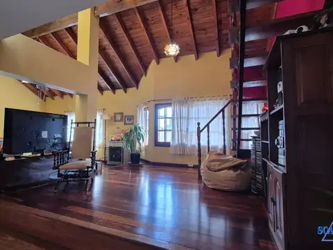 Depto Tipo Casa en Venta de 4 ambientes