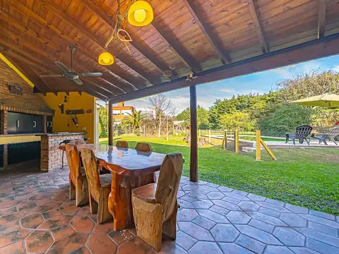 Casa en Venta con 1 cochera