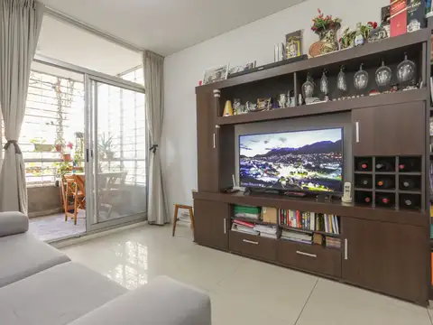 VENTA DEPTO 3 AMBIENTES AL FRENTE CON COCHERA