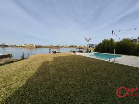 Casa 7 ambientes con 5 baños